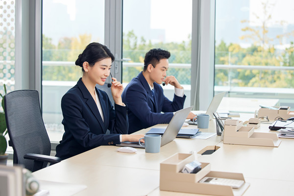 客戶關(guān)系管理：建立長(zhǎng)期、穩(wěn)定的客戶關(guān)系