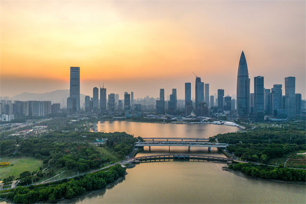 深圳集團(tuán)管控咨詢公司如何助力企業(yè)實(shí)現(xiàn)高效集權(quán)與分權(quán)？