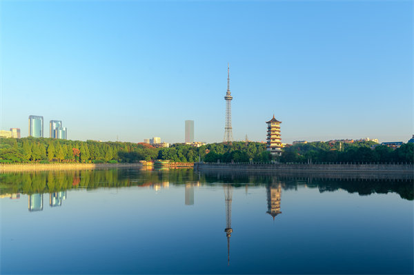長(zhǎng)沙年度經(jīng)營(yíng)計(jì)劃咨詢公司如何為企業(yè)定制精準(zhǔn)戰(zhàn)略計(jì)劃？