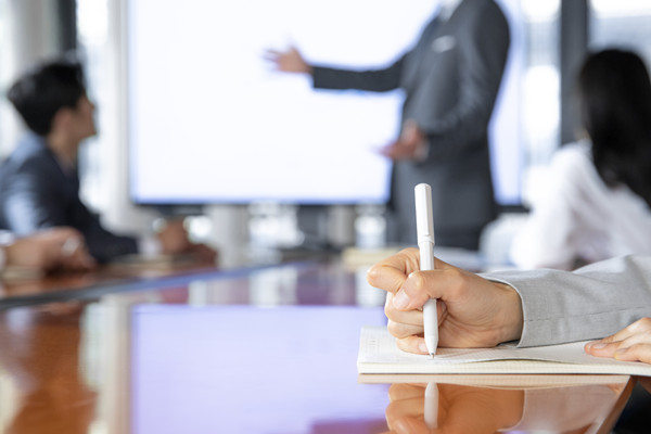 企業(yè)的會議管理制度不完善，如同虛設(shè)怎么辦？