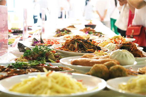 品牌營(yíng)銷分析：第一批開零食店的人，賺夠千萬離場(chǎng)了
