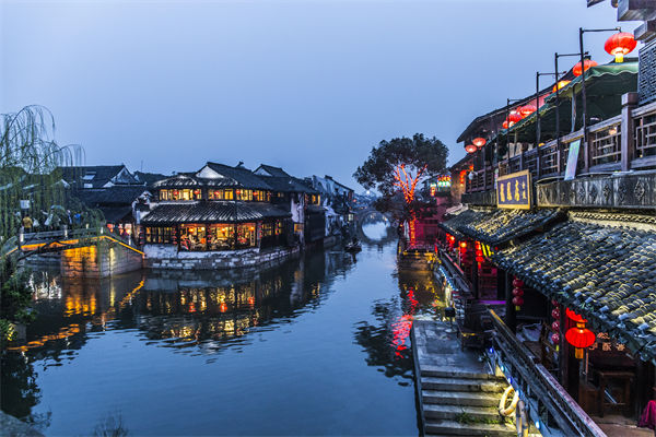 戰(zhàn)略規(guī)劃分析：村民不滿古鎮(zhèn)收門票，指引游客逃票