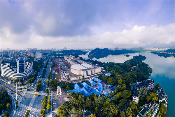企業(yè)陷戰(zhàn)略迷茫難尋增長(zhǎng)路，肇慶戰(zhàn)略咨詢公司能指明方向嗎？