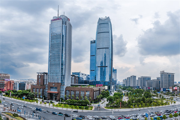 集團(tuán)子公司各自為戰(zhàn)內(nèi)耗嚴(yán)重，東莞集團(tuán)管控咨詢公司能協(xié)助解決嗎？